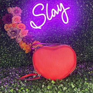 NWT Ubran Expressions Heart Clutch
